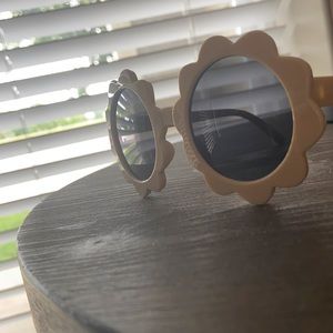These ADORABLE sunflower sunnys are PERFECT for summer!!